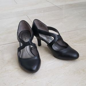 Comfortable 3" work heels